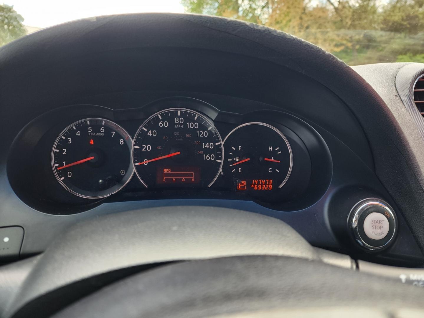 2011 Gray /Black Nissan Altima S (1N4AL2AP7BN) with an 2.5 4cyl. engine, Automatic transmission, located at 1221 Madison St., Shelbyville, TN, 37160, (931) 680-9439, 0.000000, 0.000000 - Photo#6